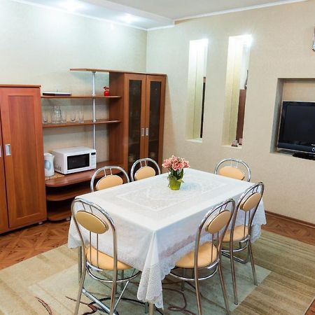 Ustʼ-Kamenogorsk Tourist Hotel מראה חיצוני תמונה