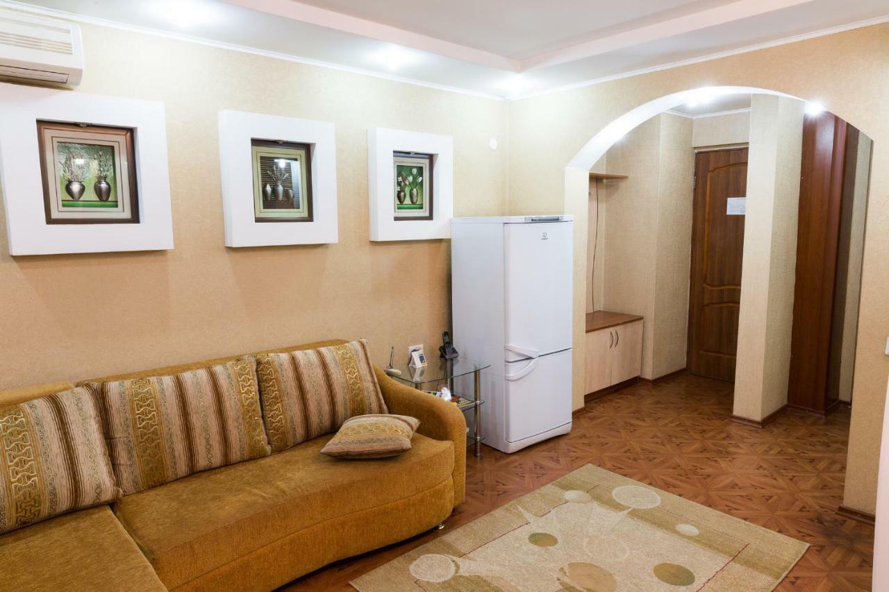 Ustʼ-Kamenogorsk Tourist Hotel מראה חיצוני תמונה