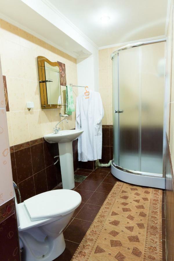 Ustʼ-Kamenogorsk Tourist Hotel מראה חיצוני תמונה