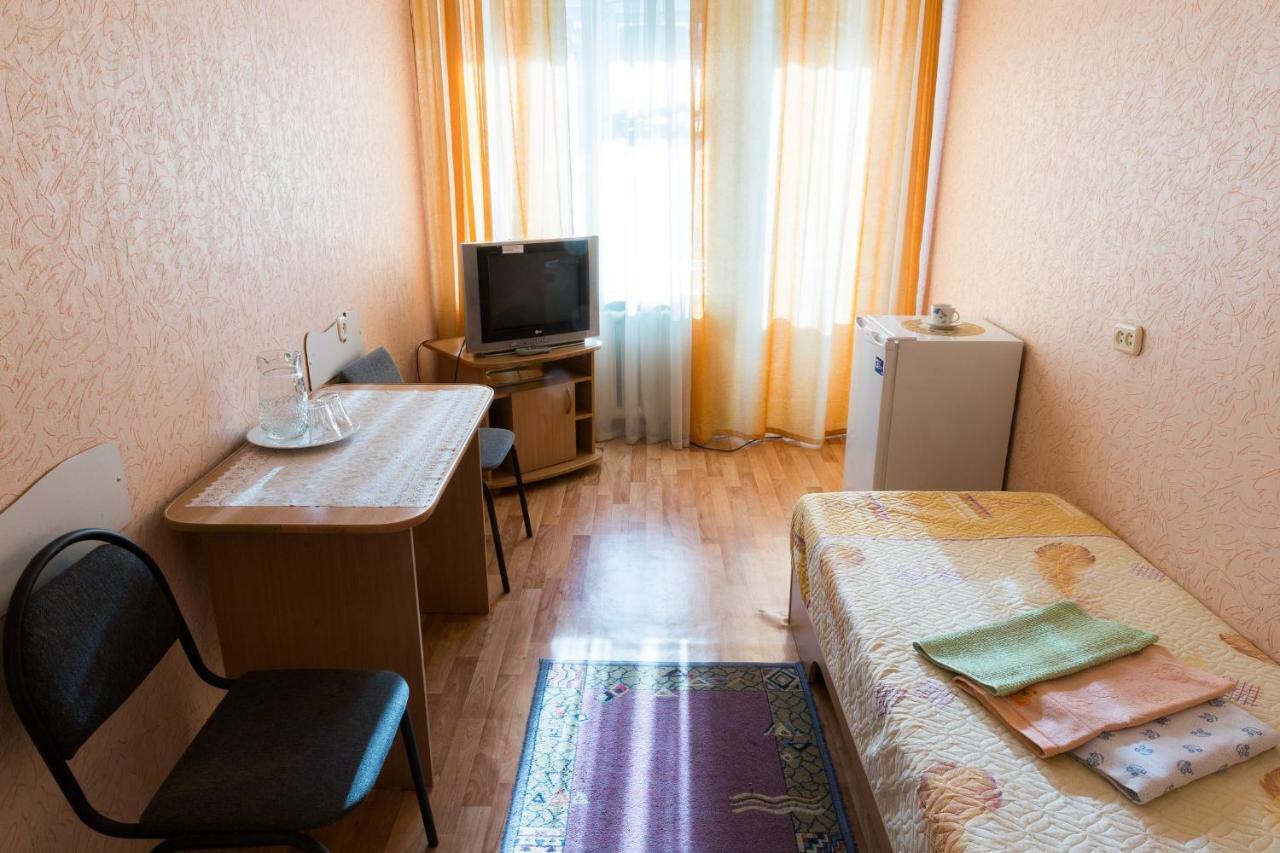Ustʼ-Kamenogorsk Tourist Hotel מראה חיצוני תמונה