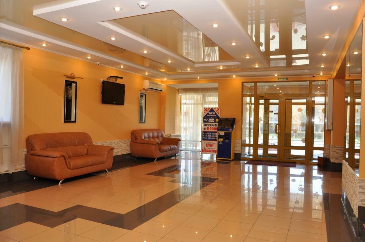 Ustʼ-Kamenogorsk Tourist Hotel מראה חיצוני תמונה